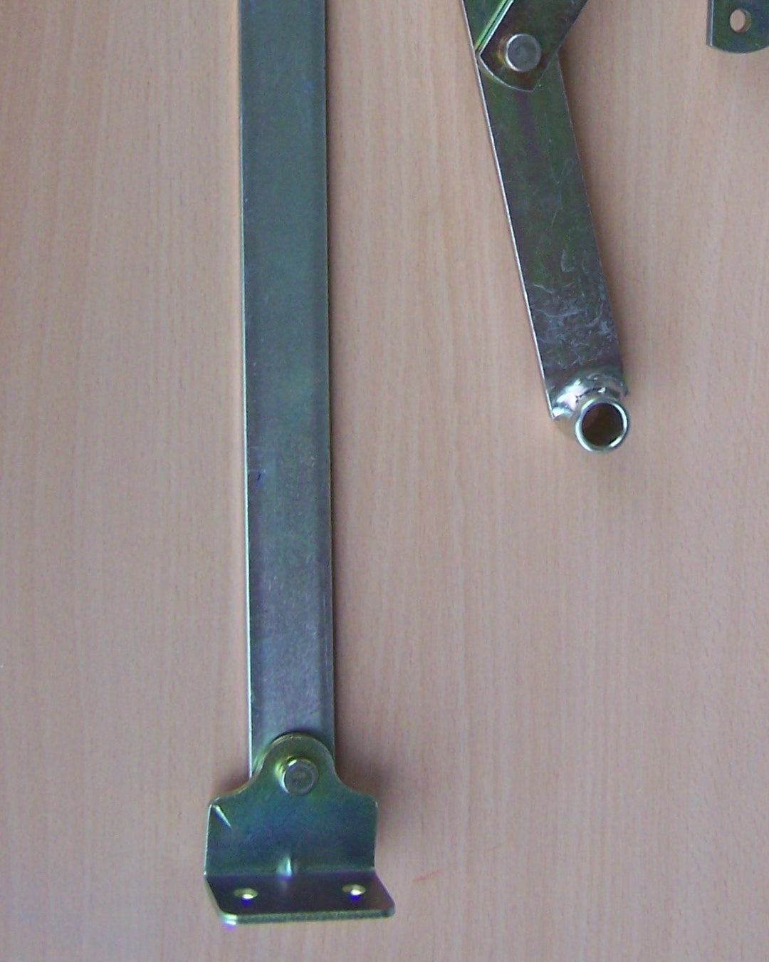 Ersatzteil Set Bodentreppe Knickhebel und Bolzenplatte LINKS